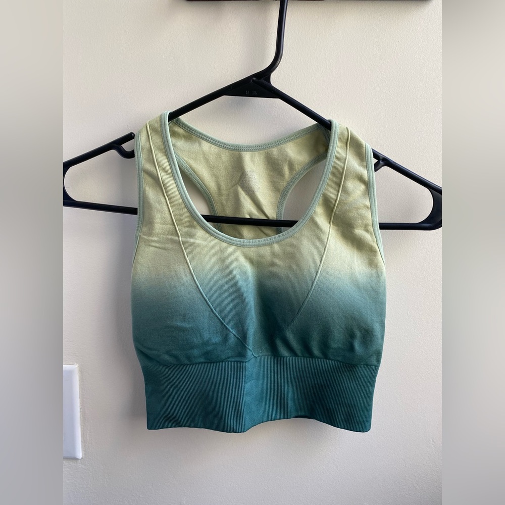 Sports bra size S